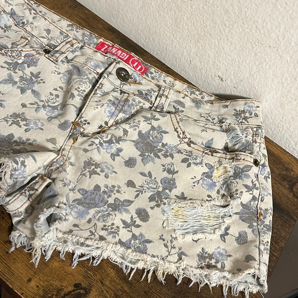 Sold ❗️Floral shorts